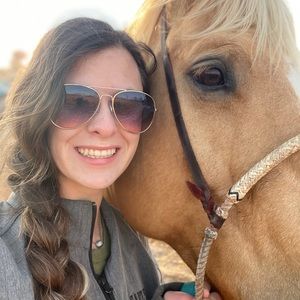 Meet your Posher, Kaitlyn